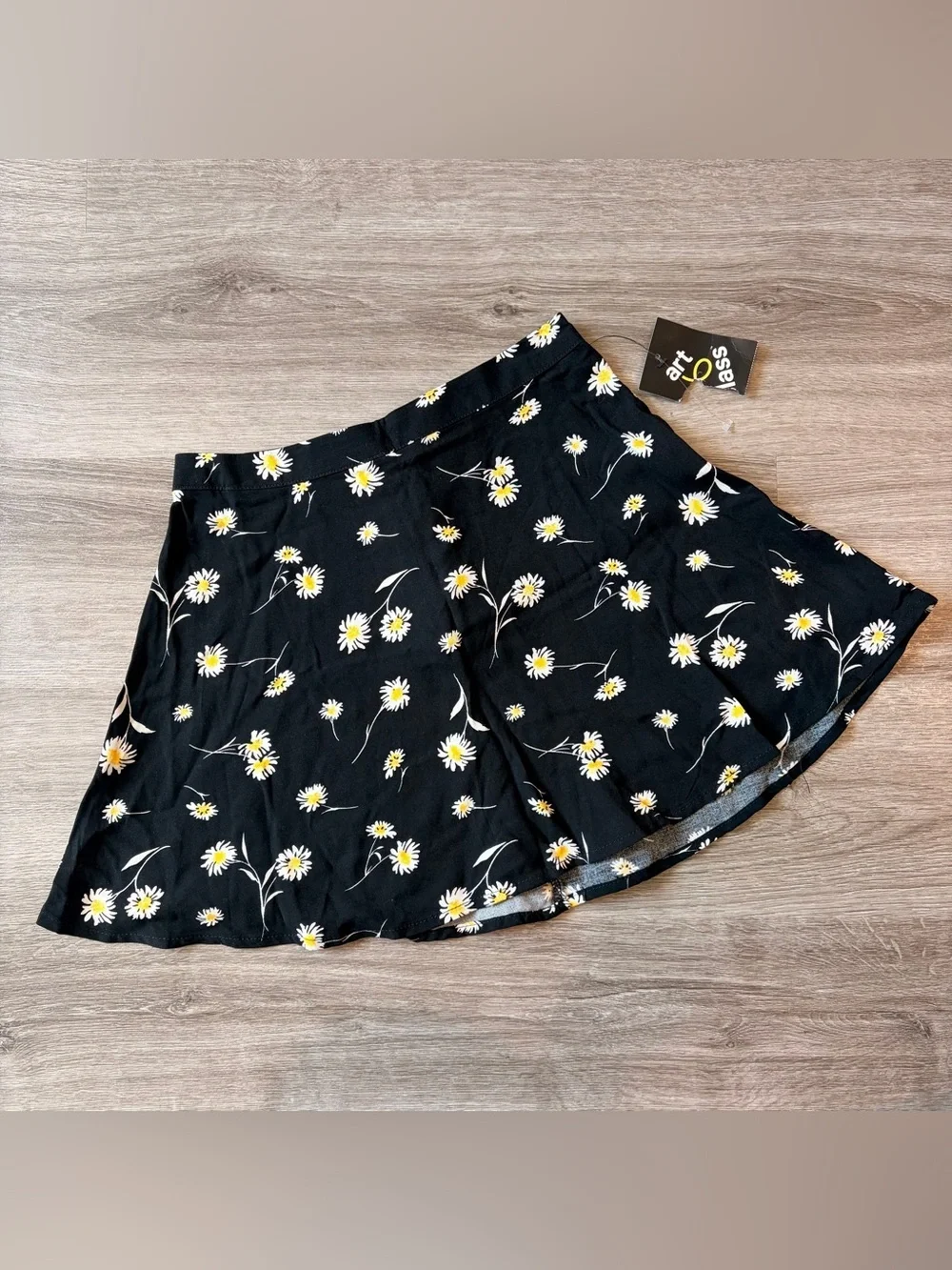 NEW Art Class daisy print skirt
